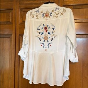 NWT Embroidered White Women's High-Low Button-Down by Emma G